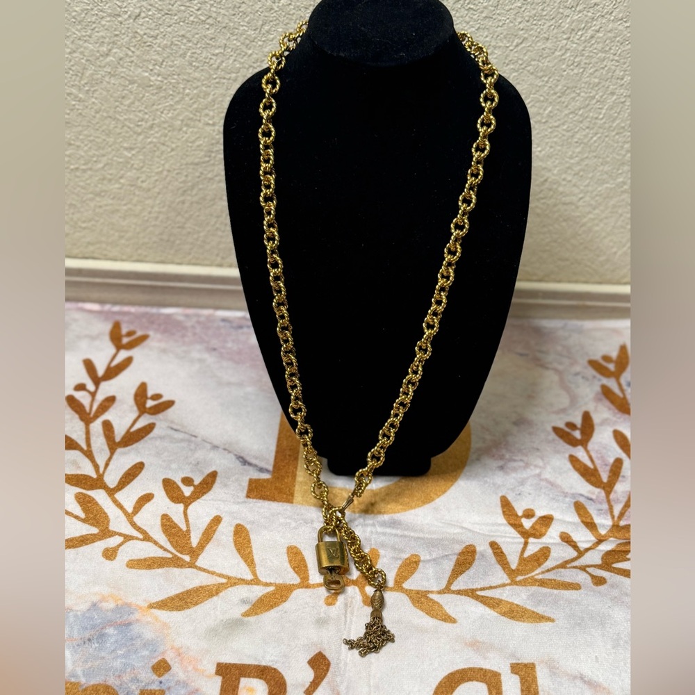 Louis Vuitton Lock & Key #316 Vintage 10K Gold Accents Teardrop Tassel Necklace - Picture 9 of 15